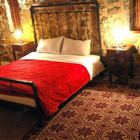 Archontiko Nikolopoulou Hotel Витина Стая снимка