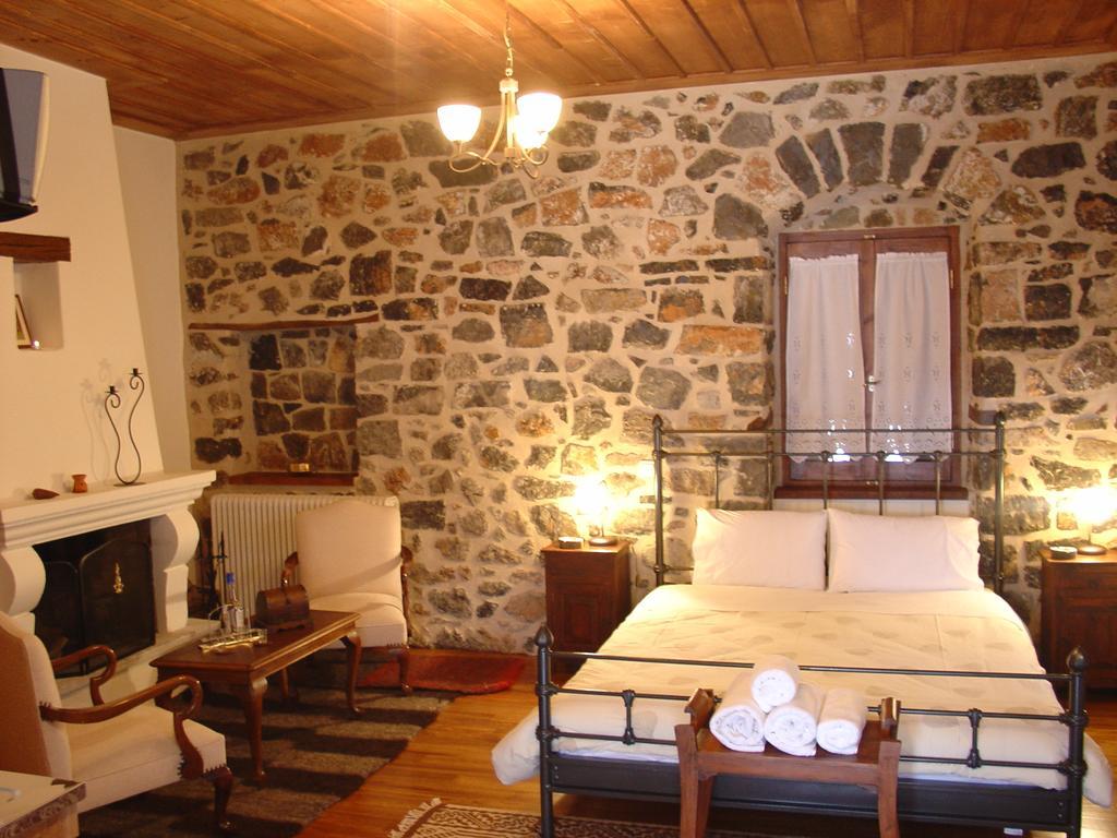 Archontiko Nikolopoulou Hotel Витина Стая снимка