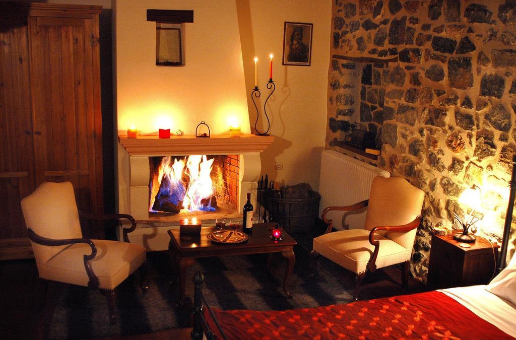 Archontiko Nikolopoulou Hotel Витина Стая снимка