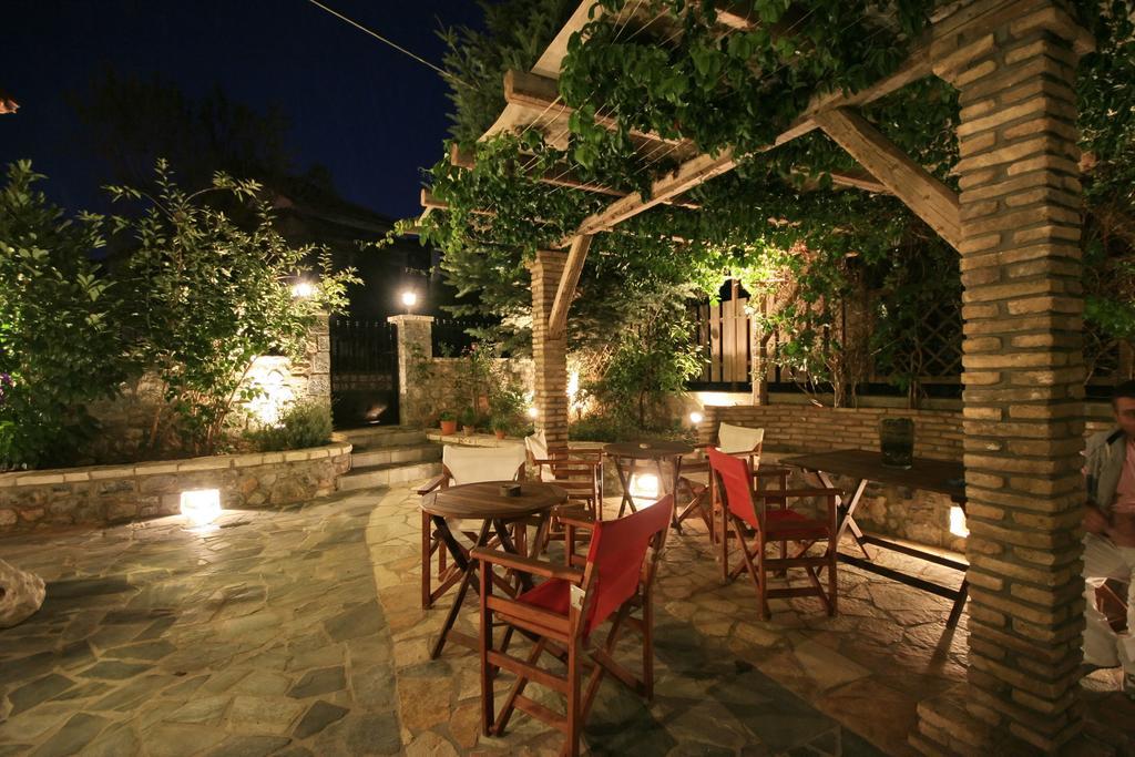 Archontiko Nikolopoulou Hotel Витина Стая снимка